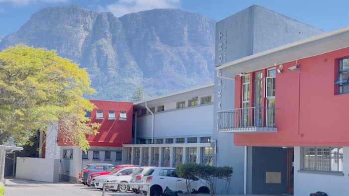 CLAREMONT HIGH SCHOOL - School building exterior