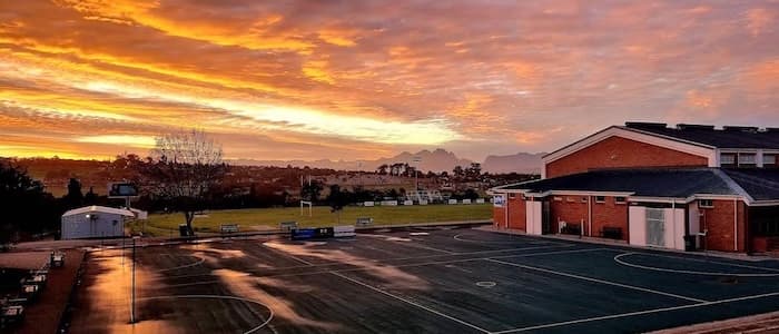 STELLENBERG HOËRSKOOL - School building exterior