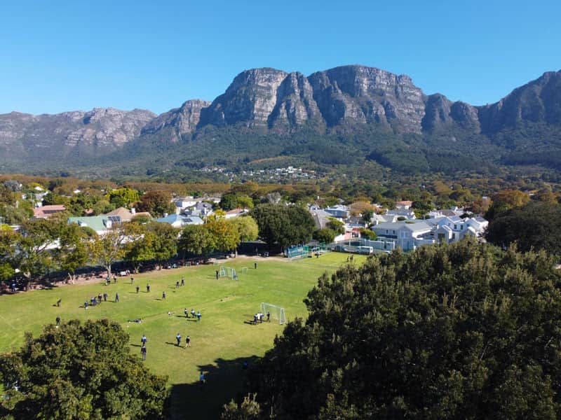 Grove Primary School campus